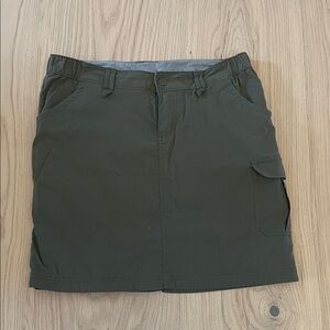 Duluth Trading Co Dark Green Men's Cargo Shorts